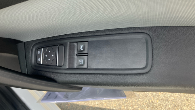 Renault Kangoo L1 Petrol ML19 TCe 130 Advance [Safety] Van - Image 27